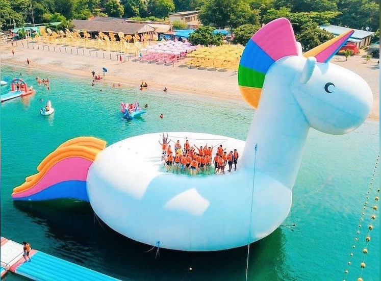 Unicorn eiland, een uniek waterpark in Azie - Opblaasbare